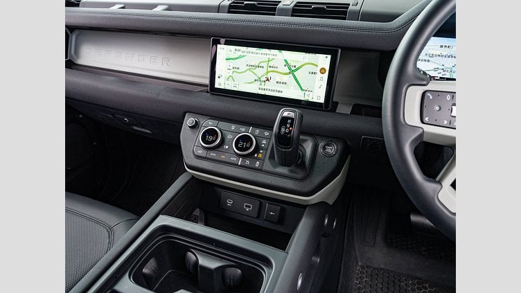 2023 認定中古車 Land Rover Defender 110 サントリーニブラック D300 AWD（AT） S