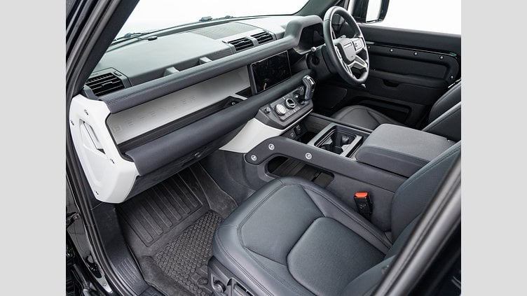 2023 認定中古車 Land Rover Defender 110 サントリーニブラック D300 AWD（AT） S