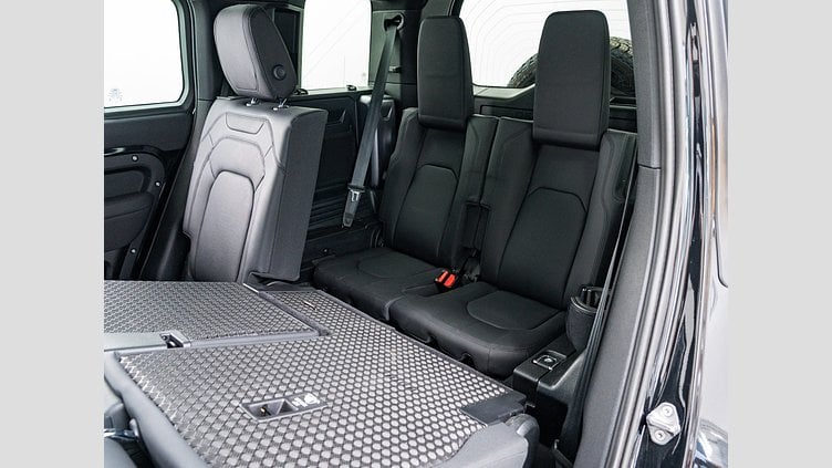 2023 認定中古車 Land Rover Defender 110 サントリーニブラック D300 AWD（AT） S