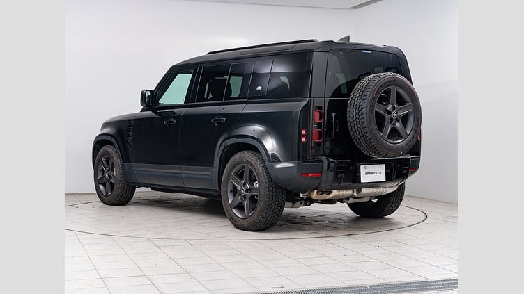 2023 認定中古車 Land Rover Defender 110 サントリーニブラック D300 AWD（AT） S