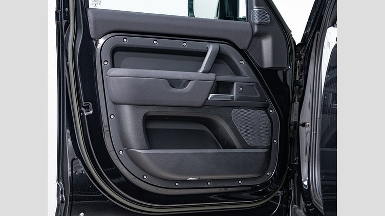 2023 認定中古車 Land Rover Defender 110 サントリーニブラック D300 AWD（AT） S