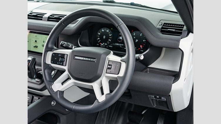 2023 認定中古車 Land Rover Defender 110 サントリーニブラック D300 AWD（AT） S