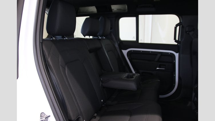 2024 認定中古車 Land Rover Defender 110 フジホワイト P300 ガソリン X-Dynamic SE