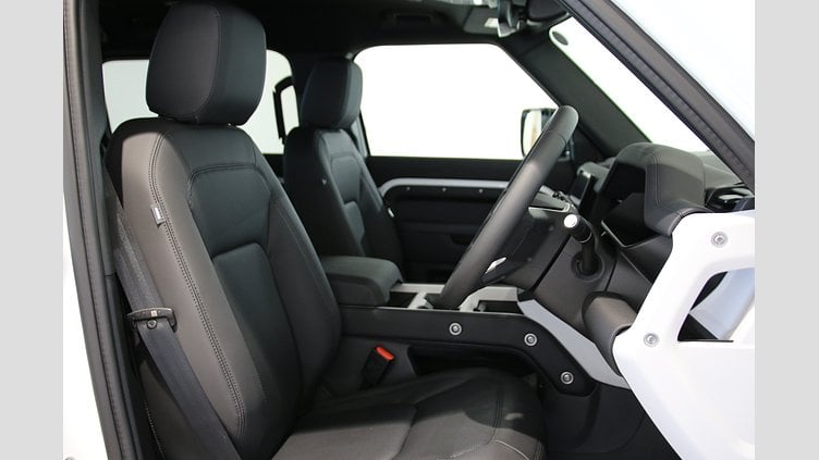 2024 認定中古車 Land Rover Defender 110 フジホワイト P300 ガソリン X-Dynamic SE