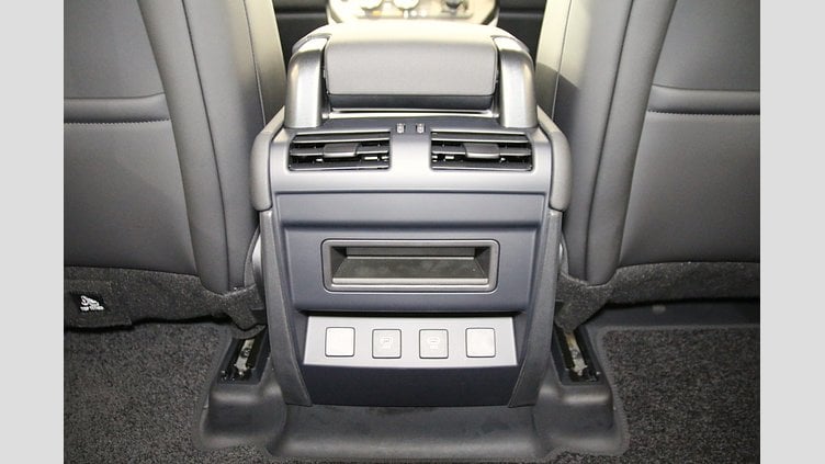 2024 認定中古車 Land Rover Defender 110 フジホワイト P300 ガソリン X-Dynamic SE