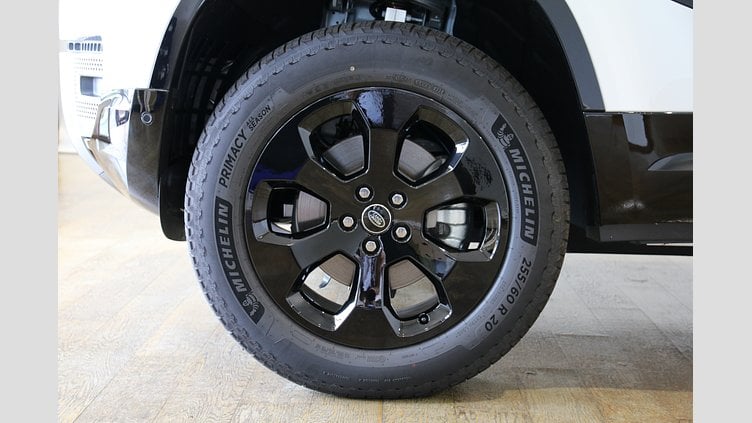 2024 認定中古車 Land Rover Defender 110 フジホワイト P300 ガソリン X-Dynamic SE