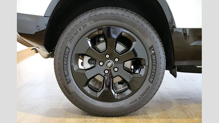 2024 認定中古車 Land Rover Defender 110 フジホワイト P300 ガソリン X-Dynamic SE