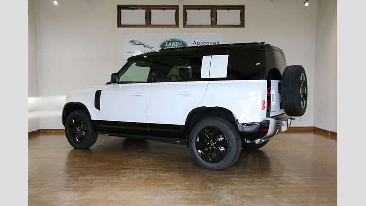 2024 認定中古車 Land Rover Defender 110 フジホワイト P300 ガソリン X-Dynamic SE