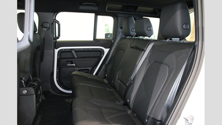 2024 認定中古車 Land Rover Defender 110 フジホワイト P300 ガソリン X-Dynamic SE
