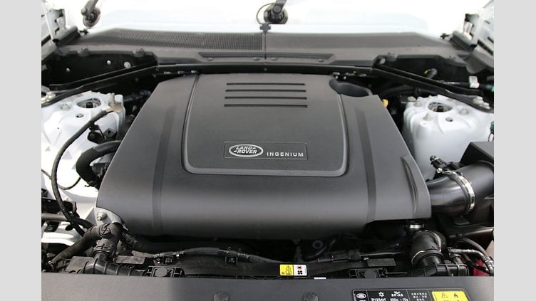 2024 認定中古車 Land Rover Defender 110 フジホワイト P300 ガソリン X-Dynamic SE
