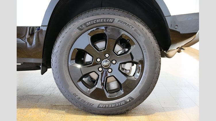 2024 認定中古車 Land Rover Defender 110 フジホワイト P300 ガソリン X-Dynamic SE