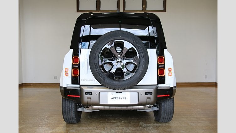 2024 認定中古車 Land Rover Defender 110 フジホワイト P300 ガソリン X-Dynamic SE
