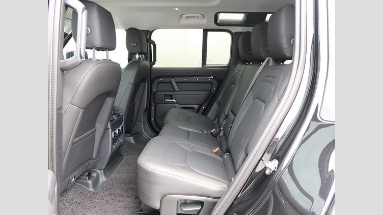 2025 認定中古車 Land Rover Defender 110 サントリーニブラック D350 ディーゼルマイルドハイブリッド X-Dynamic SE