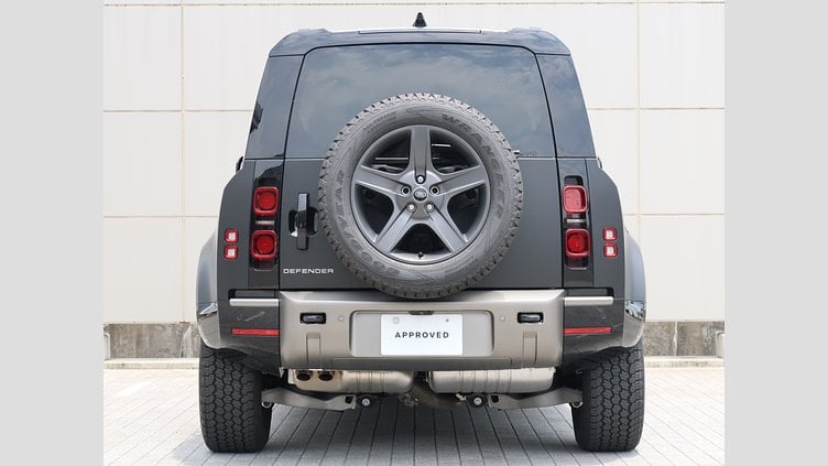 2025 認定中古車 Land Rover Defender 110 サントリーニブラック D350 ディーゼルマイルドハイブリッド X-Dynamic SE