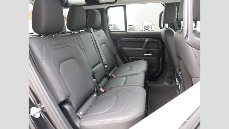 2025 認定中古車 Land Rover Defender 110 サントリーニブラック D350 ディーゼルマイルドハイブリッド X-Dynamic SE