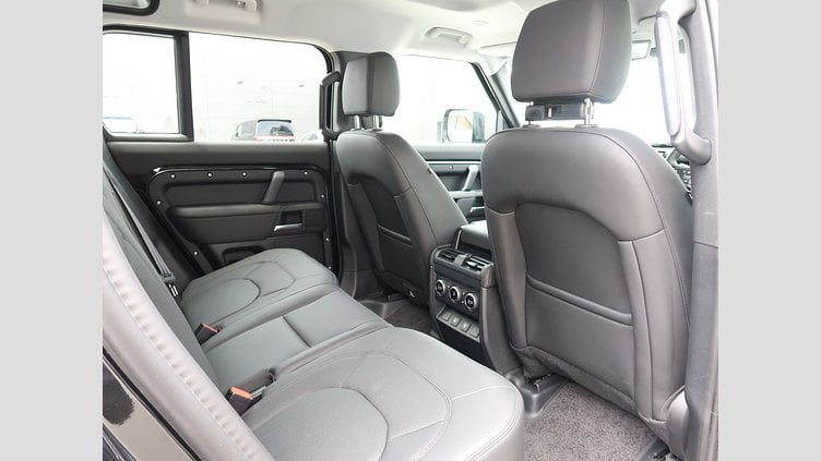 2025 認定中古車 Land Rover Defender 110 サントリーニブラック D350 ディーゼルマイルドハイブリッド X-Dynamic SE