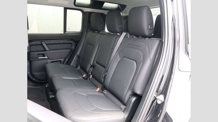 2025 認定中古車 Land Rover Defender 110 サントリーニブラック D350 ディーゼルマイルドハイブリッド X-Dynamic SE