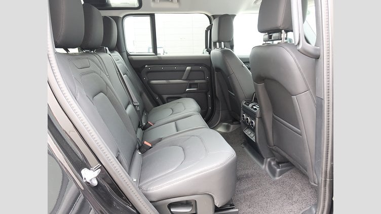 2025 認定中古車 Land Rover Defender 110 サントリーニブラック D350 ディーゼルマイルドハイブリッド X-Dynamic SE