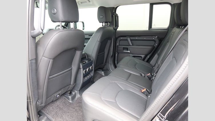 2025 認定中古車 Land Rover Defender 110 サントリーニブラック D350 ディーゼルマイルドハイブリッド X-Dynamic SE
