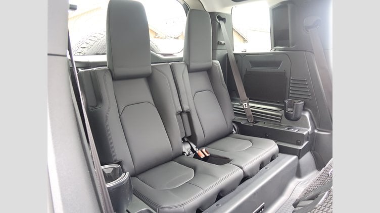 2025 認定中古車 Land Rover Defender 110 サントリーニブラック D350 ディーゼルマイルドハイブリッド X-Dynamic SE