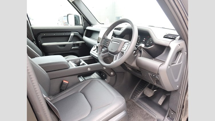 2025 認定中古車 Land Rover Defender 110 サントリーニブラック D350 ディーゼルマイルドハイブリッド X-Dynamic SE
