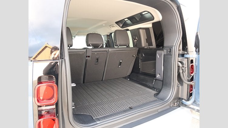 2022 認定中古車 Land Rover Defender 110 タスマンブルー D300 AWD（AT） S