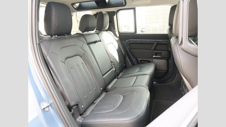 2022 認定中古車 Land Rover Defender 110 タスマンブルー D300 AWD（AT） S