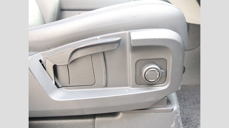 2022 認定中古車 Land Rover Defender 110 タスマンブルー D300 AWD（AT） S