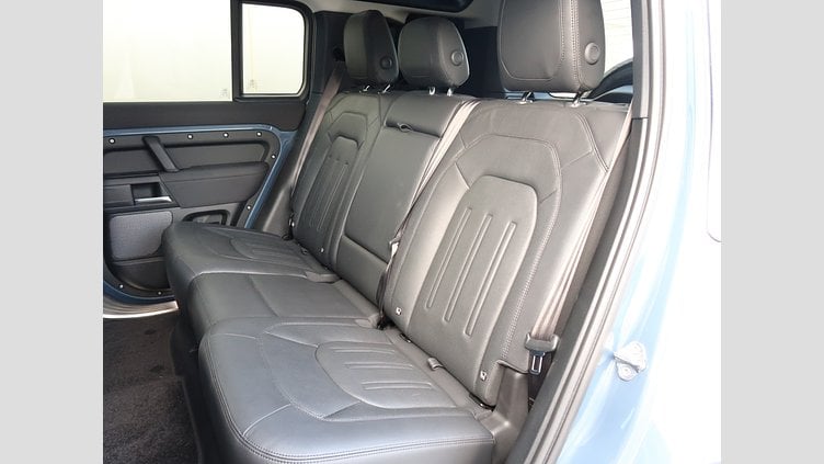 2022 認定中古車 Land Rover Defender 110 タスマンブルー D300 AWD（AT） S