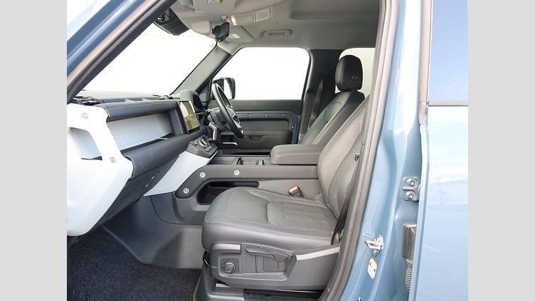 2022 認定中古車 Land Rover Defender 110 タスマンブルー D300 AWD（AT） S
