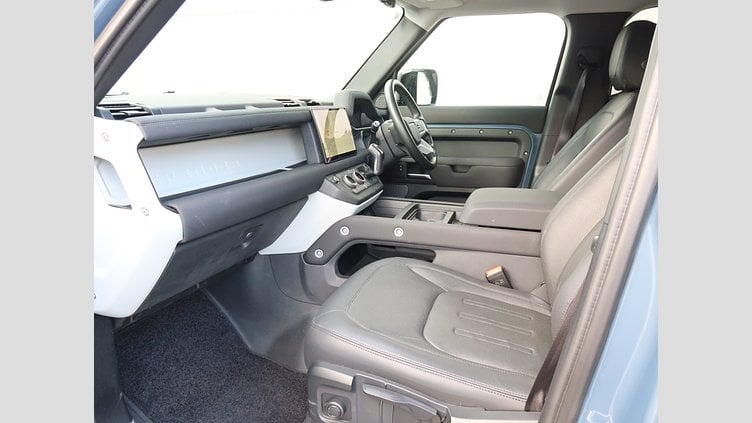 2022 認定中古車 Land Rover Defender 110 タスマンブルー D300 AWD（AT） S