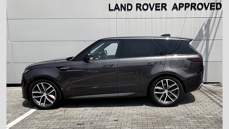 2025 認定中古車 Land Rover Range Rover Sport シャラントグレイ P550eプラグインハイブリッド（ガソリン） スタンダードホイールベース Dynamic SE