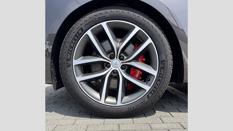 2025 認定中古車 Land Rover Range Rover Sport シャラントグレイ P550eプラグインハイブリッド（ガソリン） スタンダードホイールベース Dynamic SE