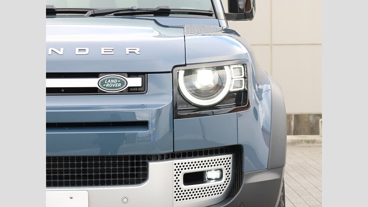 2022 認定中古車 Land Rover Defender 110 タスマンブルー D300 AWD（AT） S