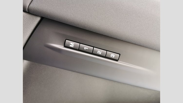 2024 認定中古車 Land Rover Range Rover Evoque アロイオスグレイ D200マイルドハイブリッド（ディーゼル） スタンダードホイールベース S