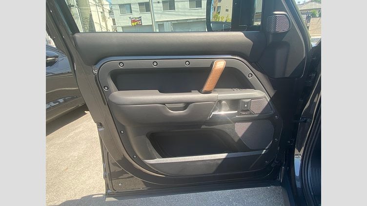 2023 認定中古車 Land Rover Defender 110 カルパチアングレイ D300 AWD（AT） X-DYNAMIC SE