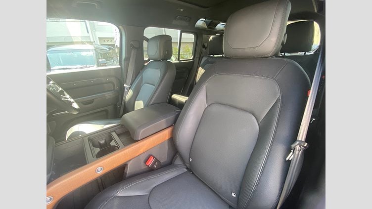 2023 認定中古車 Land Rover Defender 110 カルパチアングレイ D300 AWD（AT） X-DYNAMIC SE