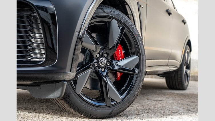 2025 New Jaguar F-Pace Ligurian Black in Satin finish P575 PETROL SVR 575 EDITION