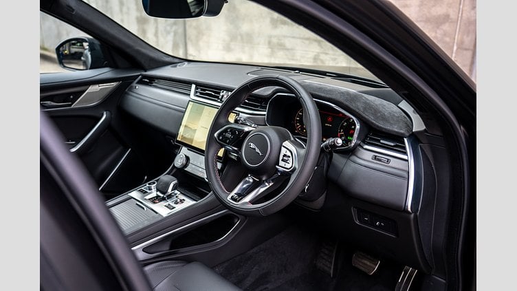 2025 New Jaguar F-Pace Ligurian Black in Satin finish P575 PETROL SVR 575 EDITION