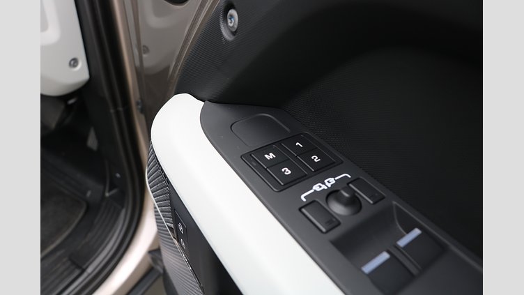 2023 認定中古車 Land Rover Defender 90 ランタオブロンズ P300 AWD（AT） SE