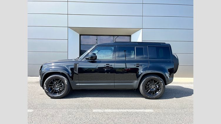2025 SKLADOVÉ VOZIDLÁ Land Rover Defender 110 Čierna Santorini D200 AWD AUTOMAT MHEV S
