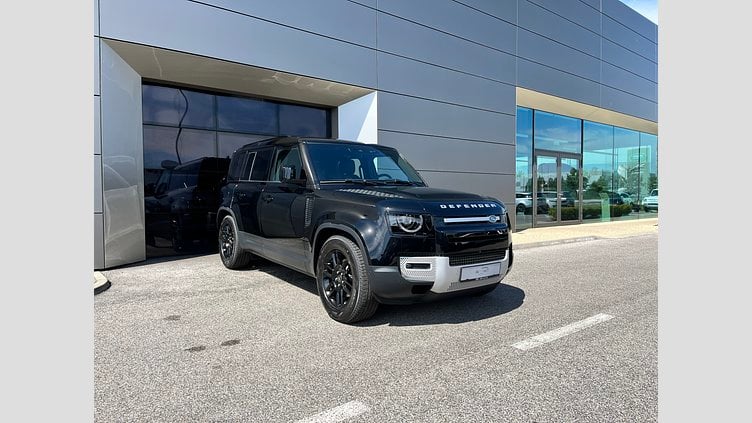 2025 SKLADOVÉ VOZIDLÁ Land Rover Defender 110 Čierna Santorini D200 AWD AUTOMAT MHEV S