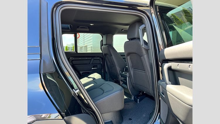 2025 SKLADOVÉ VOZIDLÁ Land Rover Defender 110 Čierna Santorini D200 AWD AUTOMAT MHEV S