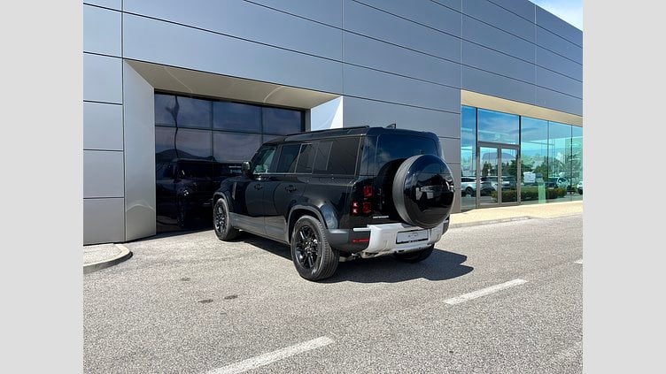 2025 SKLADOVÉ VOZIDLÁ Land Rover Defender 110 Čierna Santorini D200 AWD AUTOMAT MHEV S