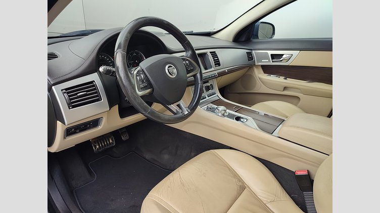 2012 JAZDENÉ VOZIDLÁ Jaguar XF British Racing Green RWD 3.0D S V6 Portfolio