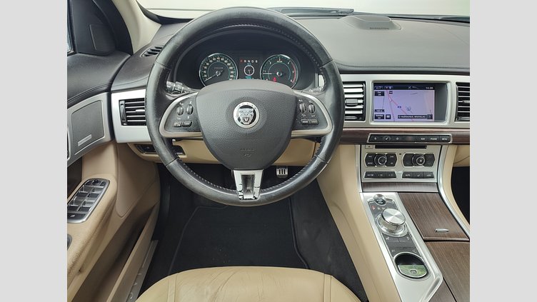 2012 JAZDENÉ VOZIDLÁ Jaguar XF British Racing Green RWD 3.0D S V6 Portfolio