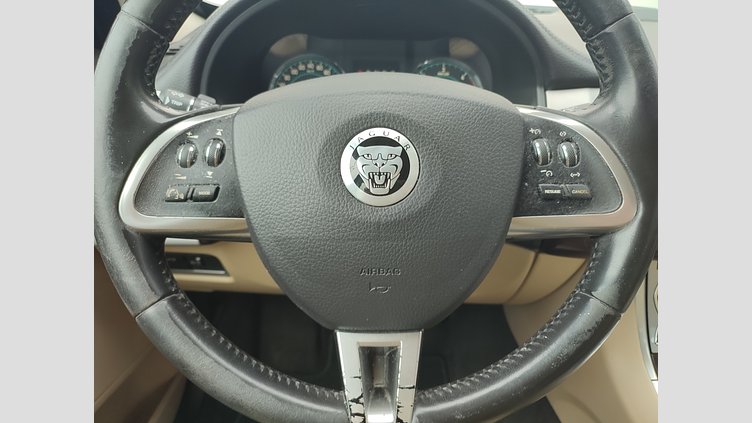 2012 JAZDENÉ VOZIDLÁ Jaguar XF British Racing Green RWD 3.0D S V6 Portfolio