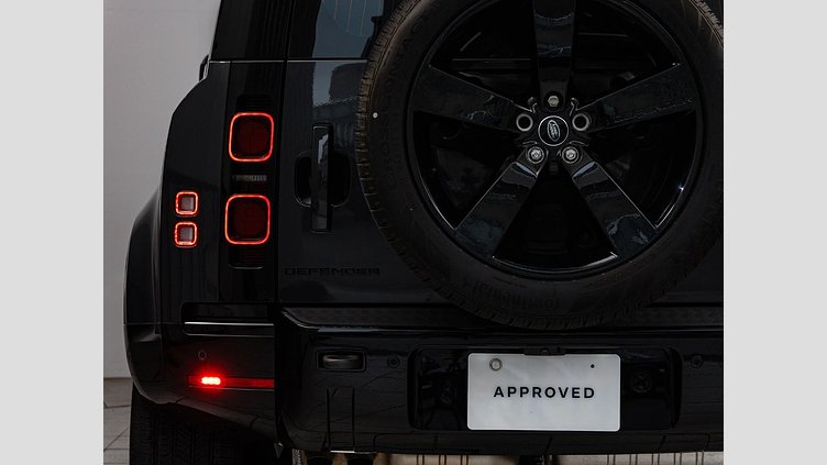 2023 認定中古車 Land Rover Defender 110 カルパチアングレイ D300 AWD（AT） X-DYNAMIC HSE