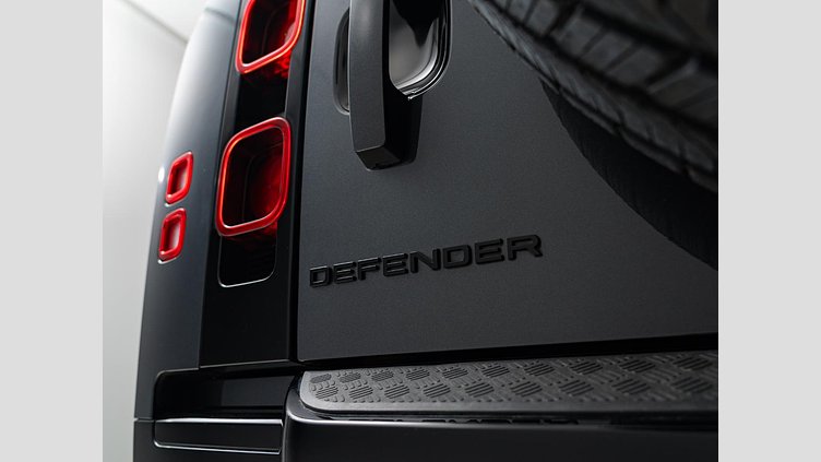 2023 認定中古車 Land Rover Defender 110 カルパチアングレイ D300 AWD（AT） X-DYNAMIC HSE