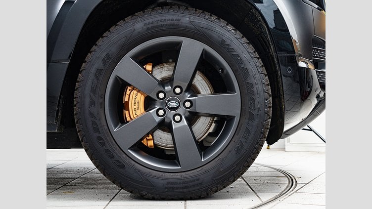 2024 認定中古車 Land Rover Defender 110 サントリーニブラック D300 AWD（AT） X-DYNAMIC HSE